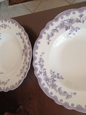 Σετ 2 συλλεκτικά πορσελάνινα πιάτα Wedgewood England μεταχειρισμένα, το ένα κρακαρισμένο