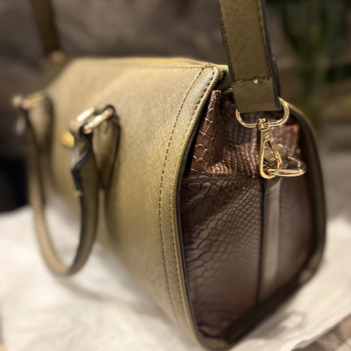 Doca shoulder bag new, medium size, olive with strap