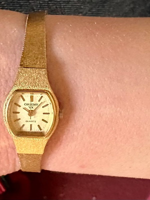 Vintage Orient VX Quartz women's watch like new, gold-tone