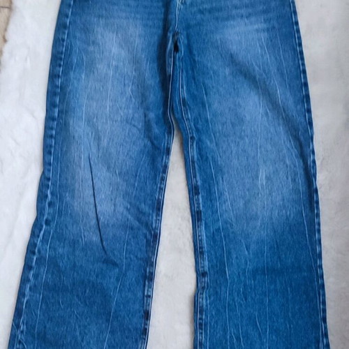 Stradivarius jeans with studs like new, size 40, blue
