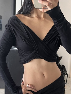 Jolie Los Angeles vintage long sleeve wrap top, black, size S