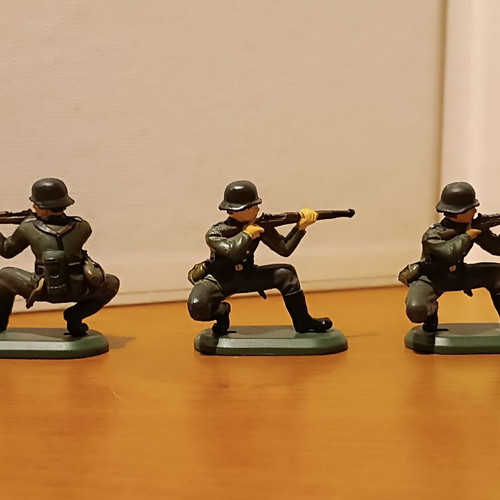 Britains German soldier figures set of 10, like new