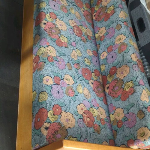 3-seater sofa used with large storage space