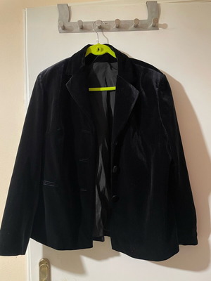 Black jacket used, velvet, size XL, with shoulder pads