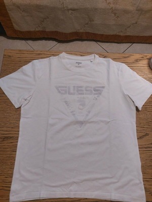 T-SHIRT GUESS
