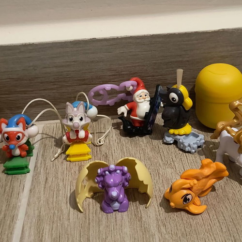 Kinder Surprise Figures and Frozen Gift New Pack