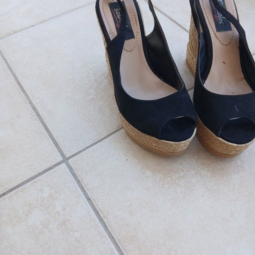 Tsoukalas Shoes black platform peep-toe sandals size 38