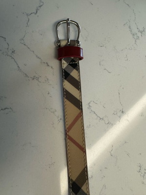 Burberry αυθεντική ζώνη σαν καινούργια, μέγεθος 90