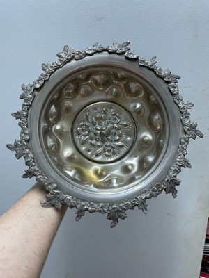 Old kitchen items used, pack of bowls