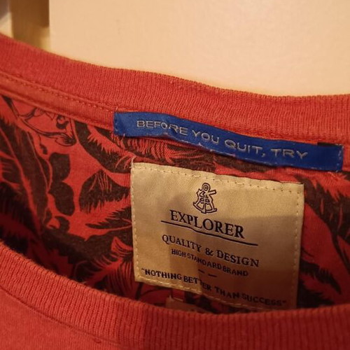 Explorer T-shirt summer with front print, like new, size L, red