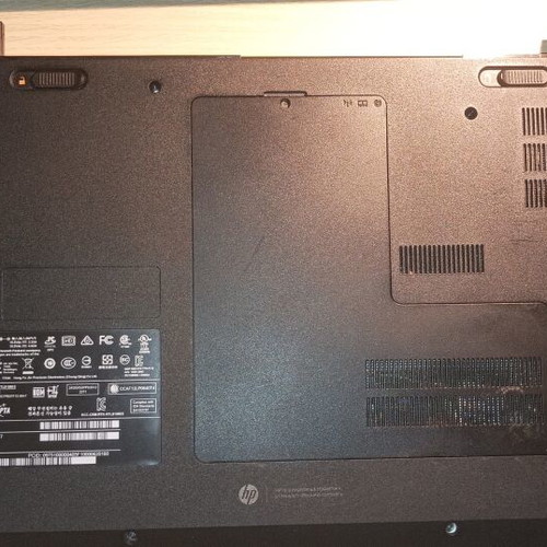 Laptop HP 15-d008sv used for spare parts with screen and keyboard