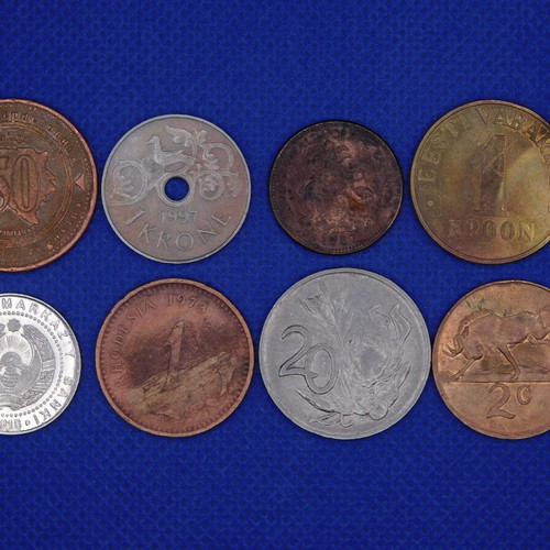 Lot of 8 foreign coins from Rhodesia, Bahamas, Norway, Bosnia