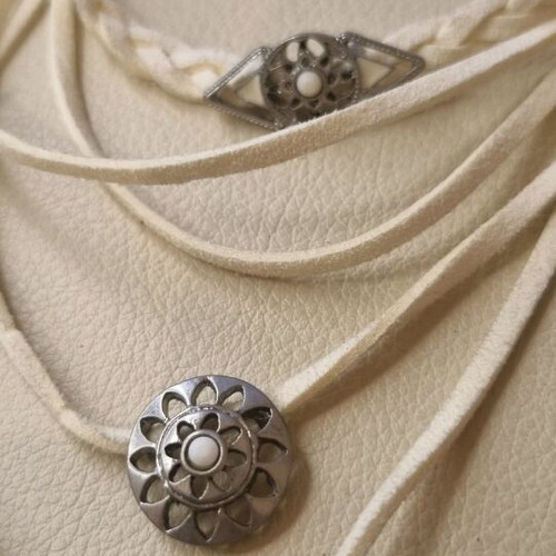 Double necklace with choker and metallic details A.L.E. new, beige