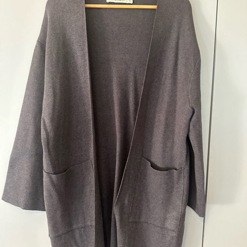 Pack of cardigans and vests like new, size large and x-large