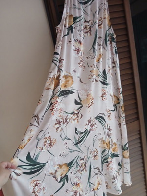 Maxi floral halter dress like new, multicolor, summer airy