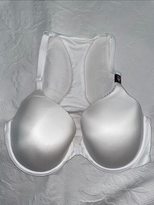 Victoria’s Secret bra 80D white satin new with tags