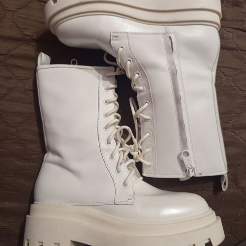 Calvin Klein Jeans white boots like new, size 38