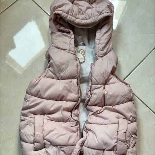Girls' vests used, sizes 92-104 cm, 2 years old