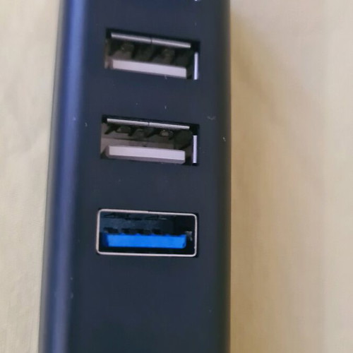 USB hub like new, charger