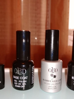 QBD semi-permanent nail polish used