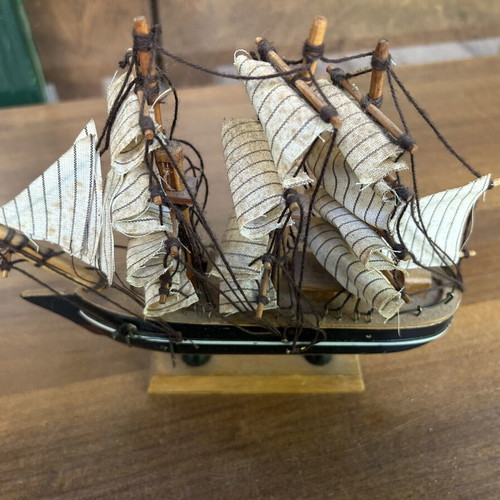Decorative model ship