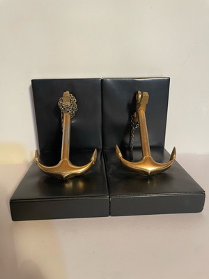Set of 2 decorative brass anchors with pink base like new