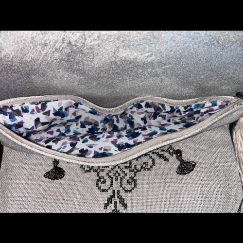 Handmade wrist bag new, embroidered with silver thread