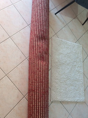 Handmade rug like new in burgundy and beige shades