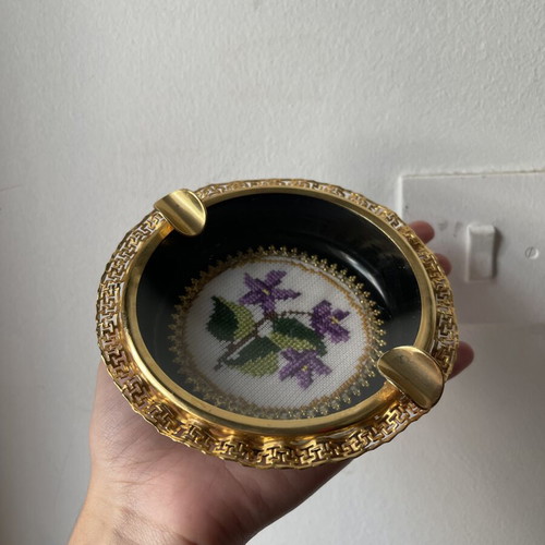 Vintage ashtray with embroidery and gold detail
