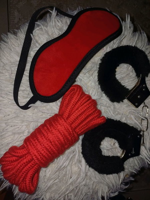 BDSM Bondage kit set Fetish 3 pcs new, rope, eye mask, handcuffs