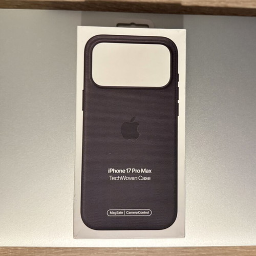 Apple iPhone 17 Pro Max TechWoven case box like new