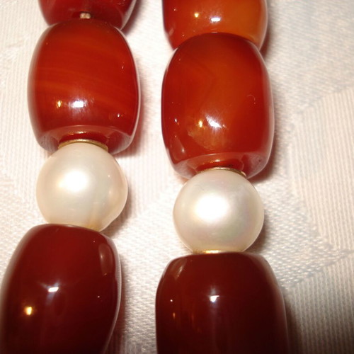 Agate semi-precious stone worry beads with 5 pearls used