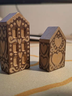 Mini gingerbread Christmas houses new, handmade with acrylic paint