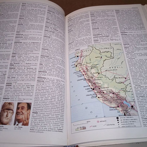Le Petit Larousse Illustre 1994 French-French Dictionary used