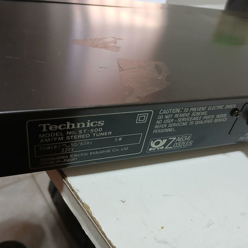 Technics ST 500 AM/FM stereo tuner used in very good condition