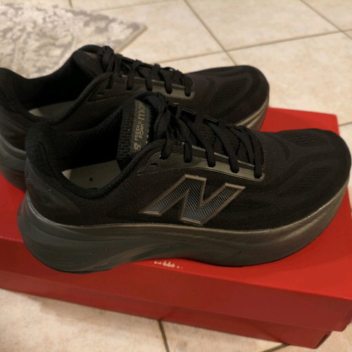 New Balance More V6 MMORLA6 running shoes like new, size 42