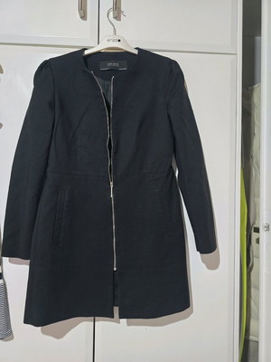 Long black Zara blazer used, size S