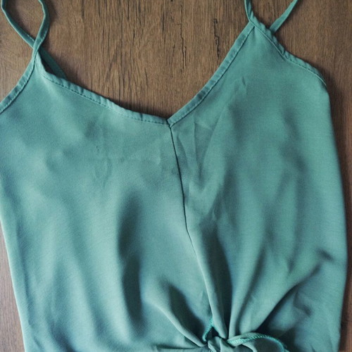 Top veraman size M like new, soft green color