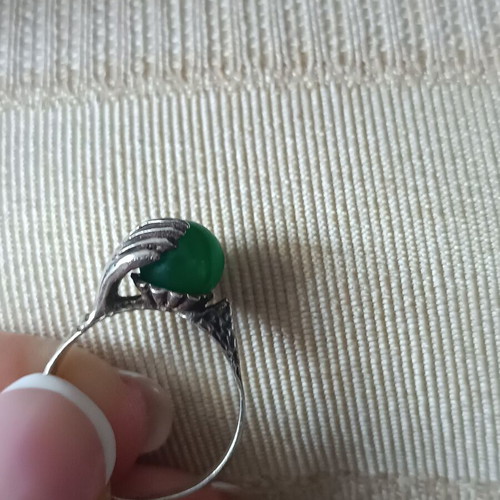 Silver ring 925 with green stone like new, size 18-19mm