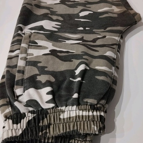 Medium army look sweatpants like new