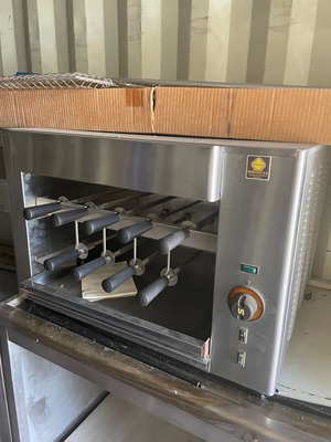 Ψησταριά ηλεκτρική με 9 περιστρεφόμενες σουβλες, εκθεσιακό κομμάτι αχρησιμοποίητο