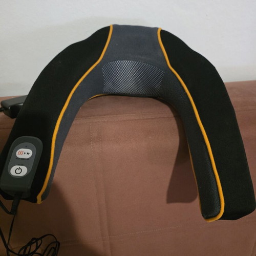 Massage pillow for neck like new