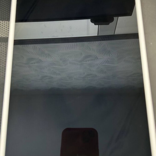 Apple iPad Pro 2017 10.5" like new with WiFi, case and Apple Pen