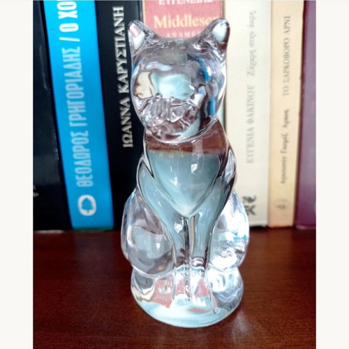 Vintage crystal cat figurine in like new condition
