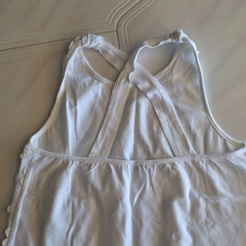 Mandarino White Tank Top with 3D Flowers and Crisscross Back like new, S-M
