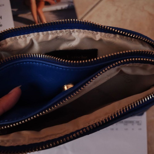 Guy Laroche electric blue leather shoulder bag with gold chain