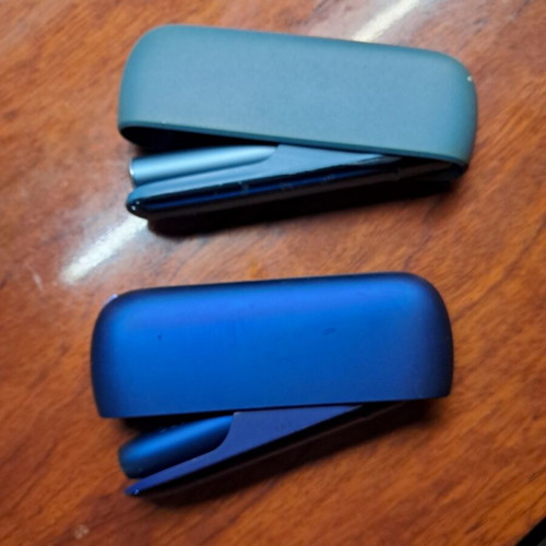 IQOS 1 and 2 electronic cigarette devices