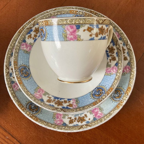 Royal Albert tea set antique 6 pieces
