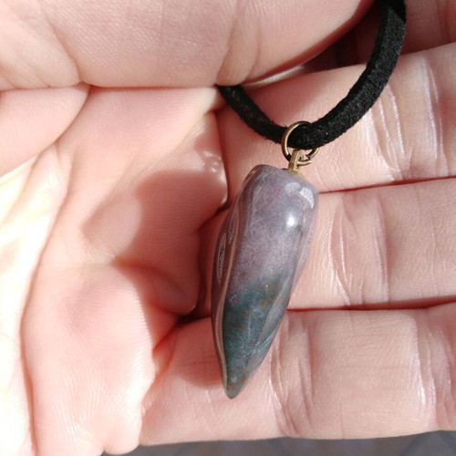Pendant with hematite semi-precious stone and suede cord new