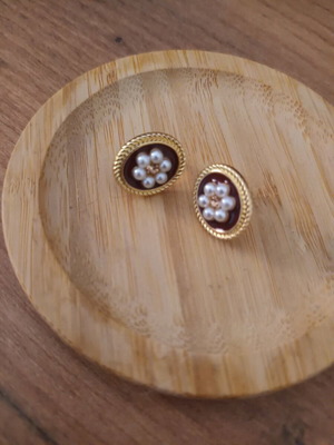 Earrings like new with steel needle, zinc alloy and faux pearls